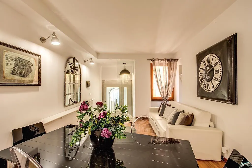 Pantheon Miracle Suite Rom 0*,  Italien